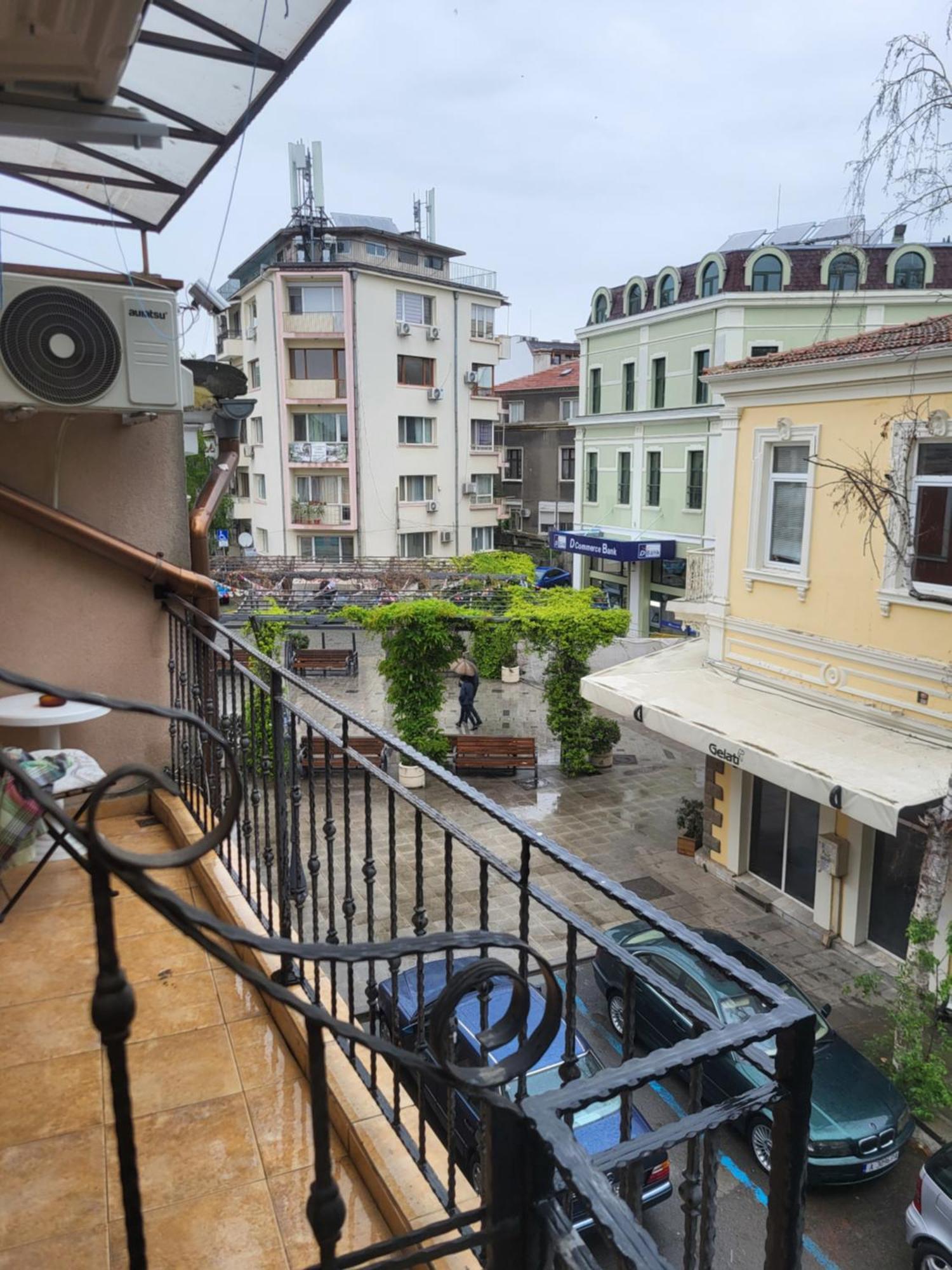 Aleks Top Center 2- Free Parking Burgas City Exterior foto